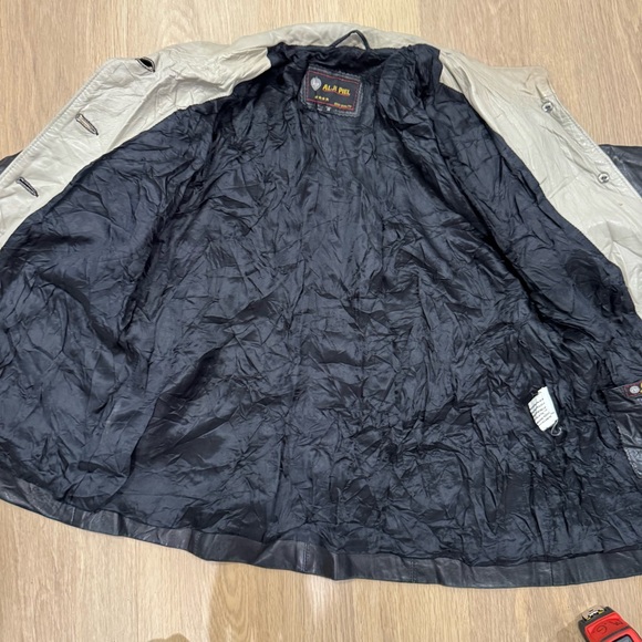 Alji piel Women's Black Leather Button-Front Jacket with Cream Contrast Collar - Picture 8 of 11